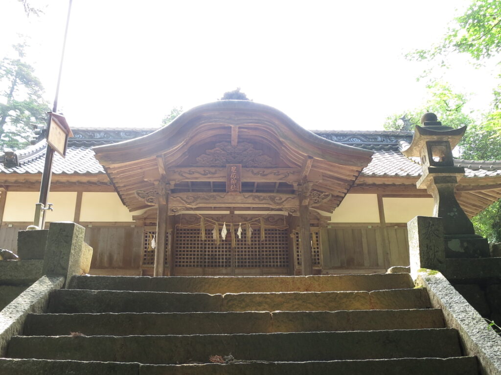 星尾神社の拝殿