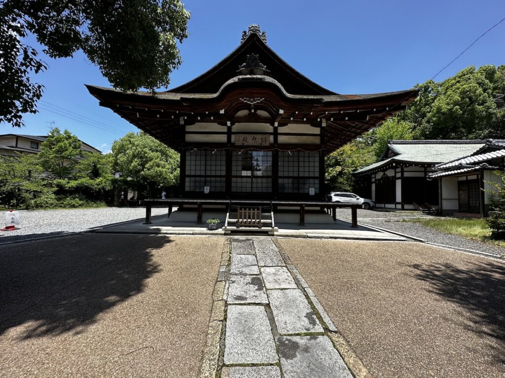 宇治神社の拝殿（桐原殿）