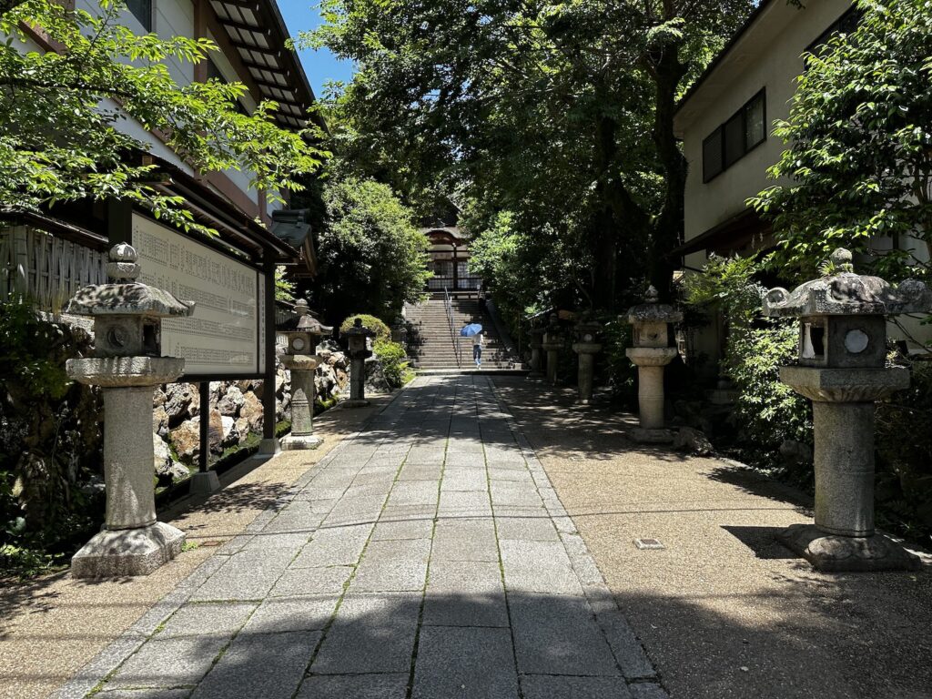 宇治神社の参道