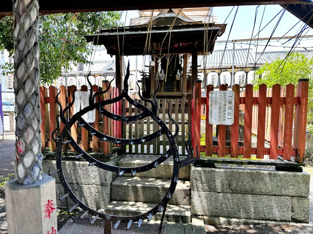 京都宇治の縣神社の稲荷社