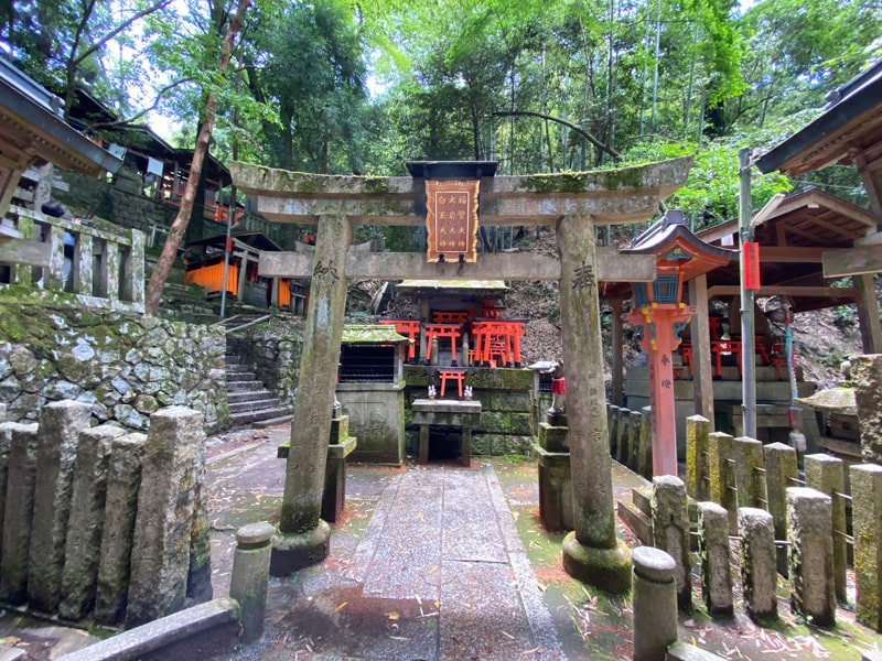 熊鷹社　白玉大神・大岩大神・福繁大神