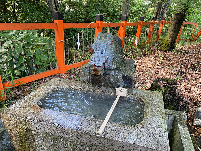 三ノ峰（下社神蹟）の手水舎