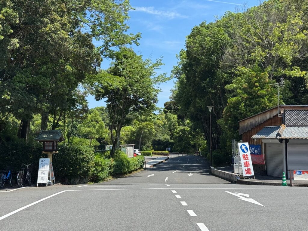 橿原神宮の駐車場