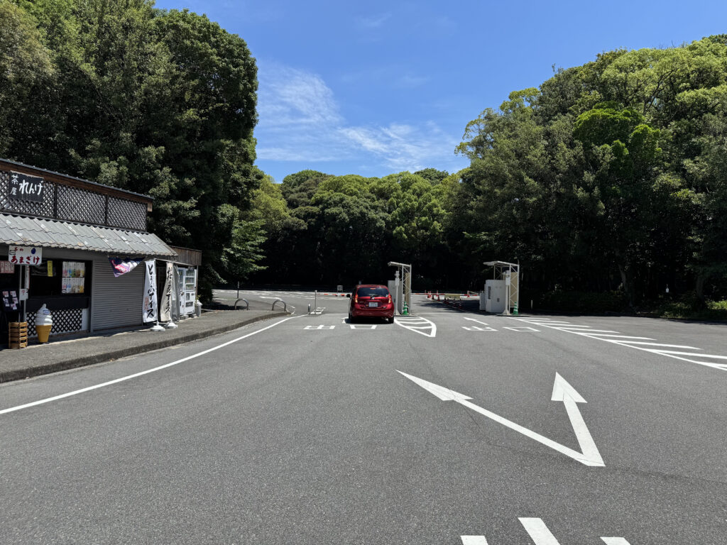 橿原神宮の駐車場の出口