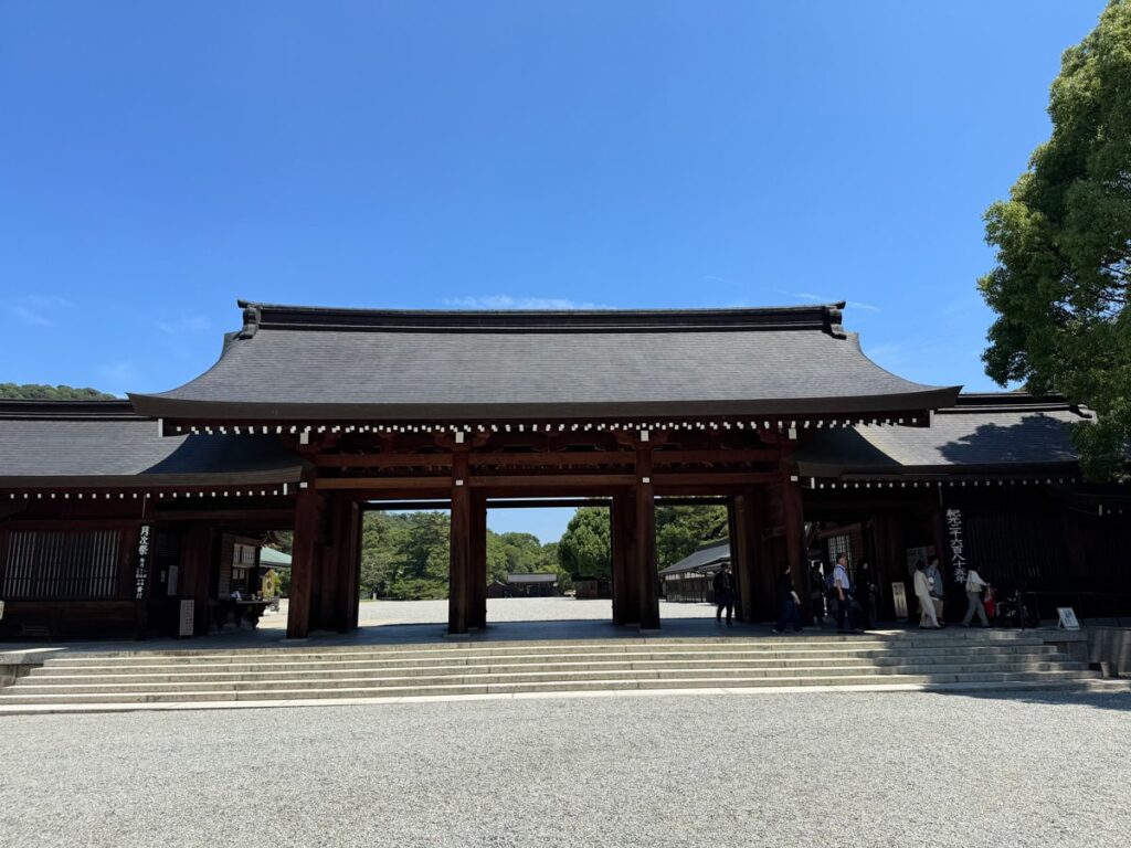 橿原神宮の南神門