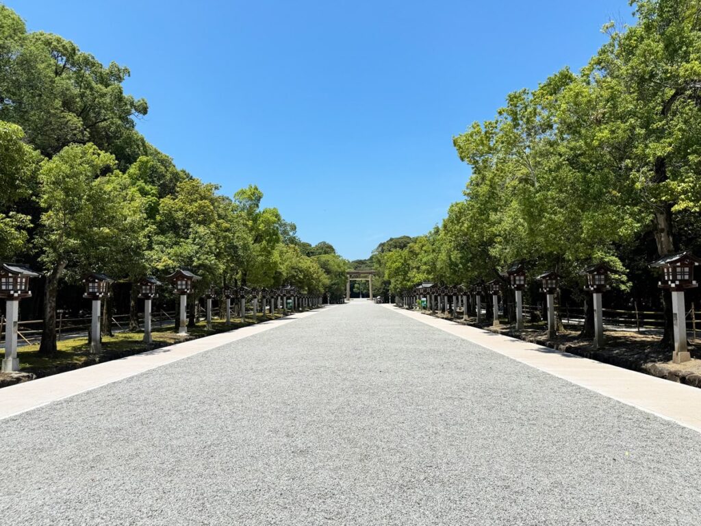 橿原神宮の表参道
