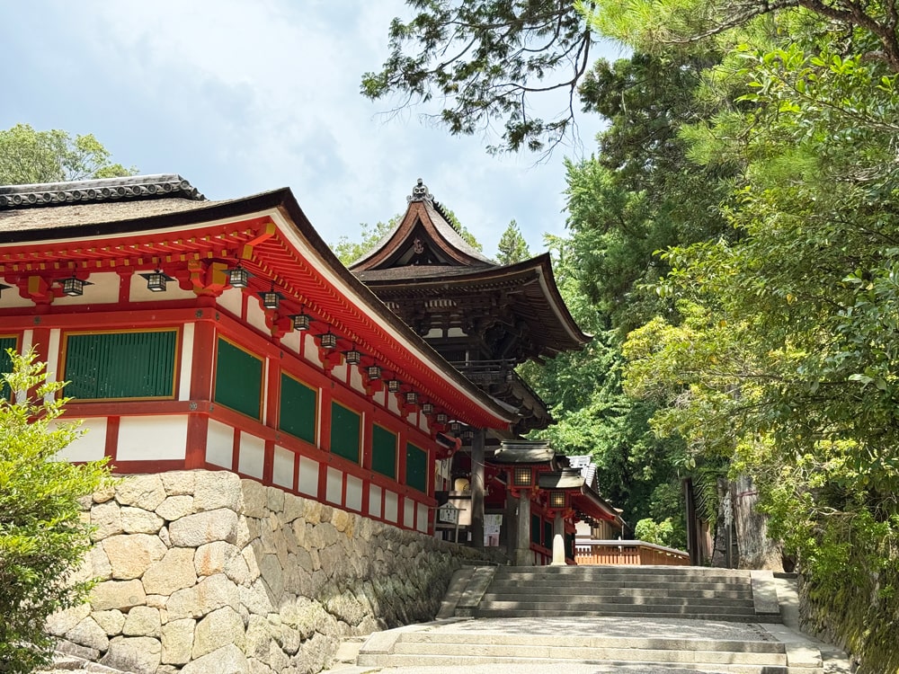 Isonokami-Jingu.jpg