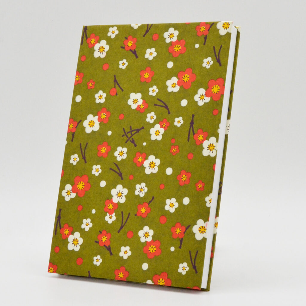 梅柄のかわいい御朱印帳