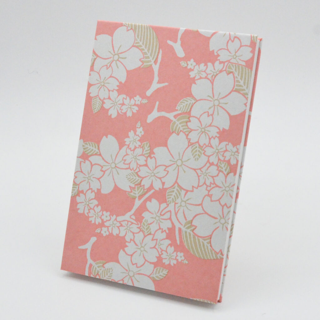 ピンクのさくら柄のかわいい御朱印帳