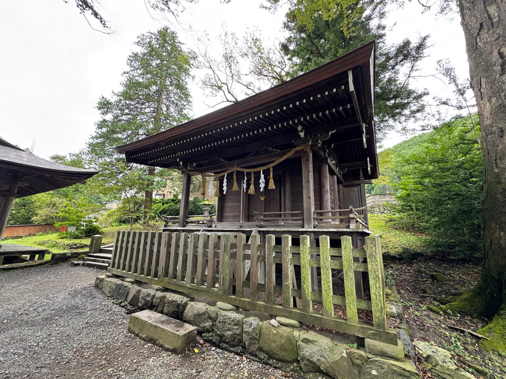 諏訪大社 前宮 内御霊殿