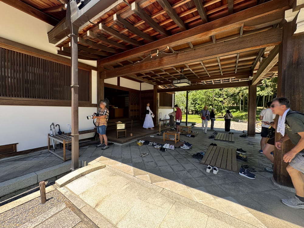 西芳寺(苔寺)の本堂の入り口